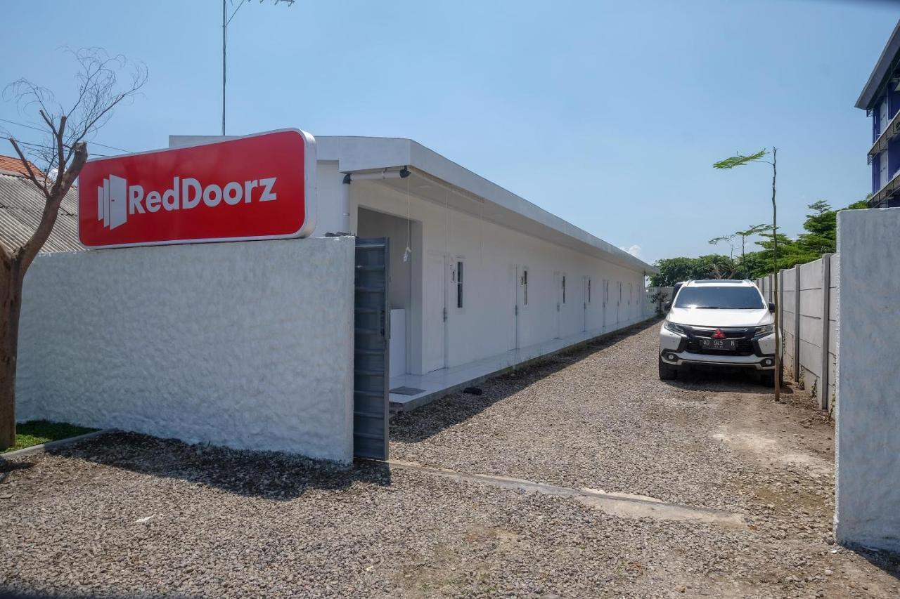 Reddoorz Near Tugu Kartasura Hotel Sukoharjo Exterior foto