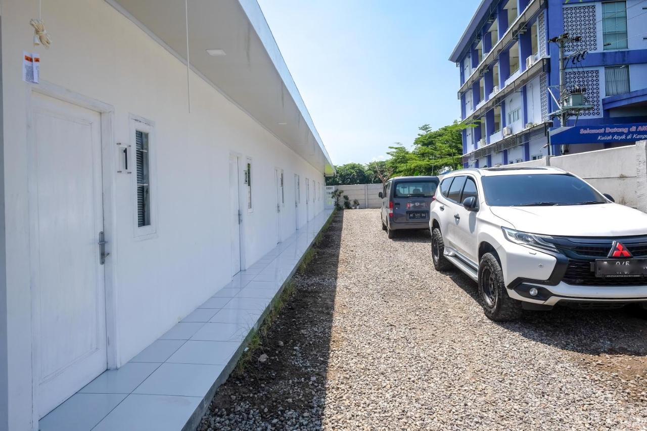 Reddoorz Near Tugu Kartasura Hotel Sukoharjo Exterior foto